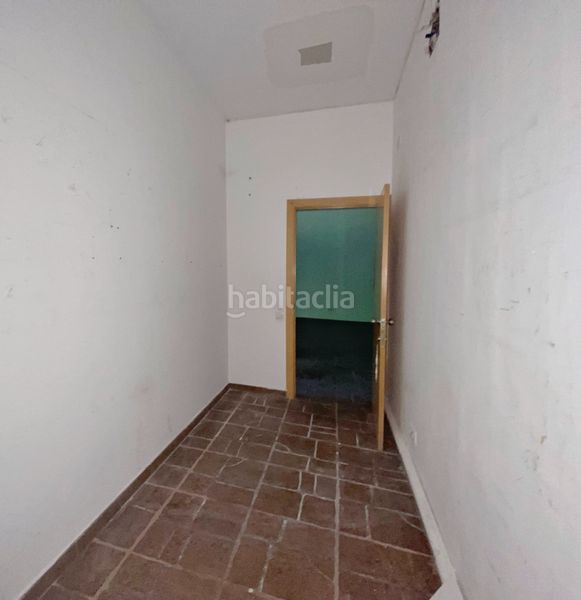 Foto 4e705f7d-5b01-4a45-a3a1-ff3ce0d2d566. Local comercial amb calefacció a Mercat Rubí