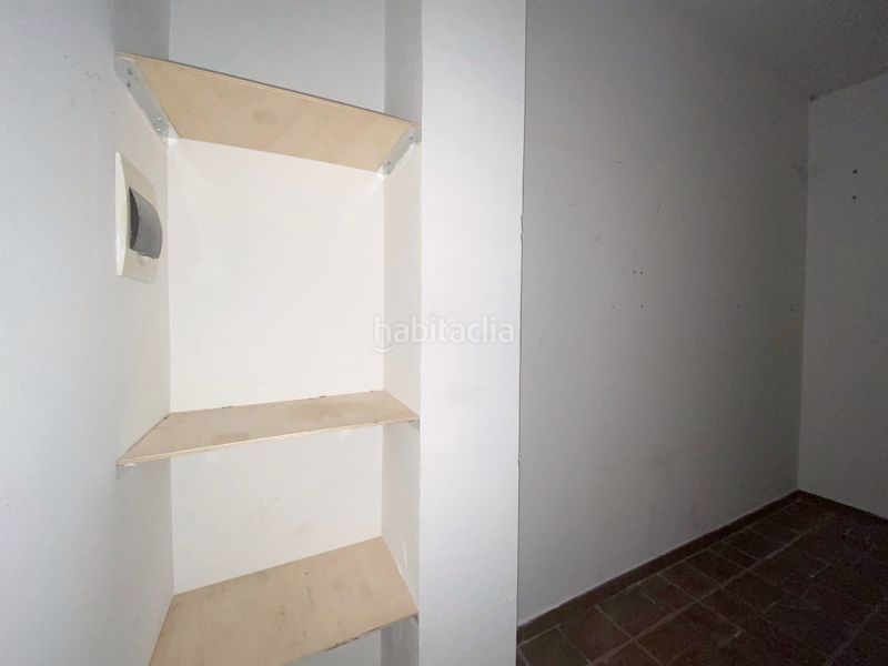 Foto f0e23c64-d29d-4ab2-900f-69c2a15d93d5. Local comercial amb calefacció a Mercat Rubí