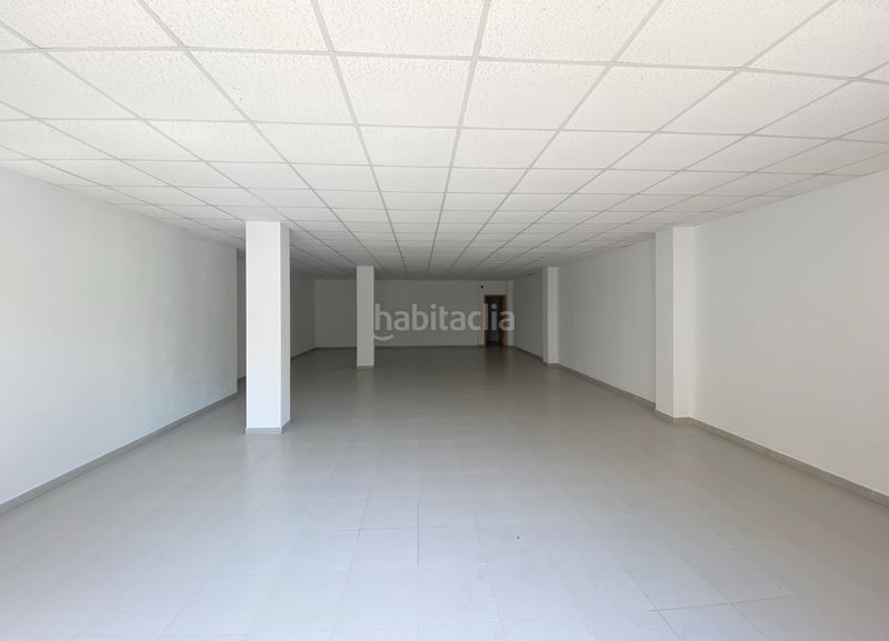 Foto 4daabe2e-d427-4db1-9ffa-a9ad68aa9700. Local comercial a Mercat Rubí
