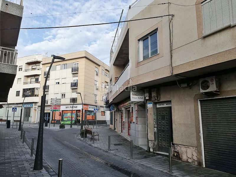 Foto b476bea2-b397-4bd0-98bf-c09ee4b6f914. Local comercial  en planta baja en Roquetas de Mar