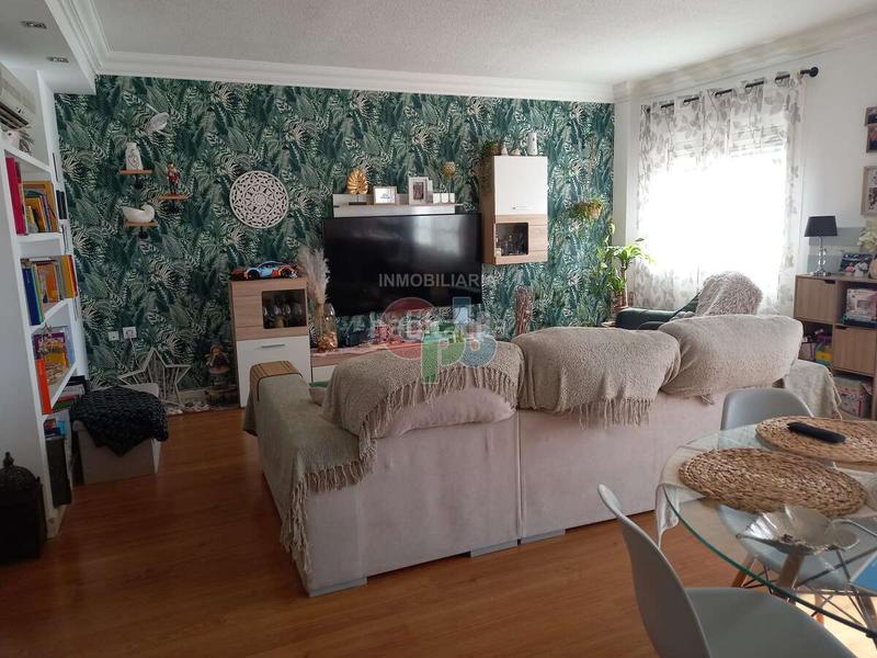 Foto 052c89c2-5577-4706-bfd1-cb7d256df244. Zweistöckige wohnung mit parking in La Envía Vícar