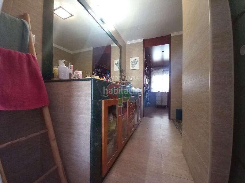 Foto 1048b5a6-4c3a-40f6-9ebd-aa33d5fb4d49. Zweistöckige wohnung mit parking in La Envía Vícar