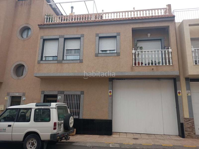 Foto c6b0c526-f9f7-469e-b617-bcf5df705d9d. Dúplex amb aparcament a puebla de Vícar Vícar