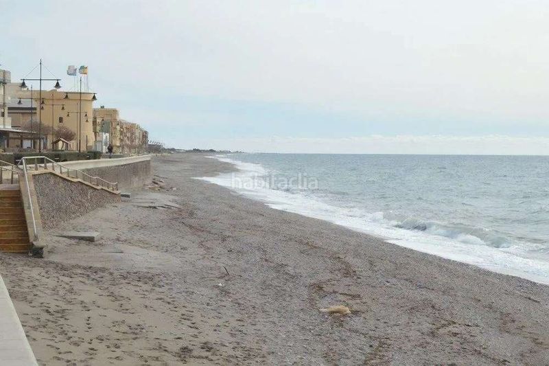 Foto 761e300c-1ab9-45c2-987f-8de74137dfe4. Piso vive en primera línea de playa en Balerma en Ejido (El)