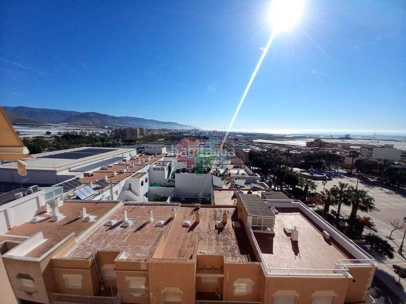 Foto 4c031578-77be-4e1c-8547-2d84c2f83e14. Pis a puebla de Vícar Vícar