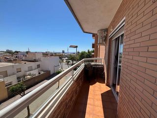 Etagenwohnung in Las Cabañuelas. Edificio mercadona de vicar.
