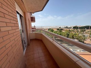 Flat  Grecia. Piso de 2 dormitorios con terraza y vistas despejadas