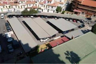 Autoparkplatz in La Colina. Plaza de parking y trastero en la torre.