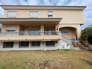 Maison jumelée à Arroyo de la Miel. Chalet independiente en el corazón del arroyo  listo para entrar