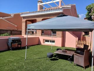 Chalet à Cortijo Torrequebrada. Encantadora vivienda independiente de 3 dormitorios en calle cam