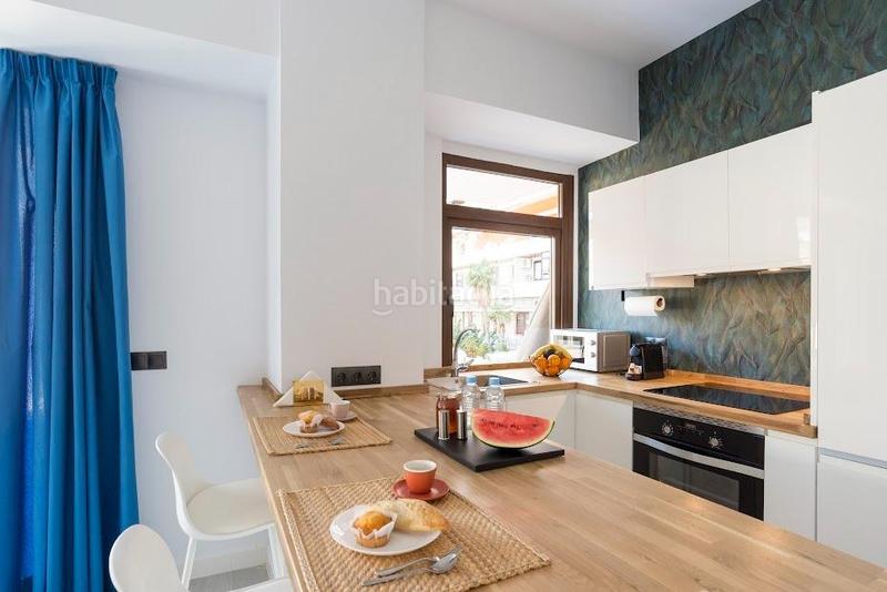 Foto ecc6009c-1f49-4dc9-b386-18f990f22882. Flat with pool in El Bajondillo Torremolinos