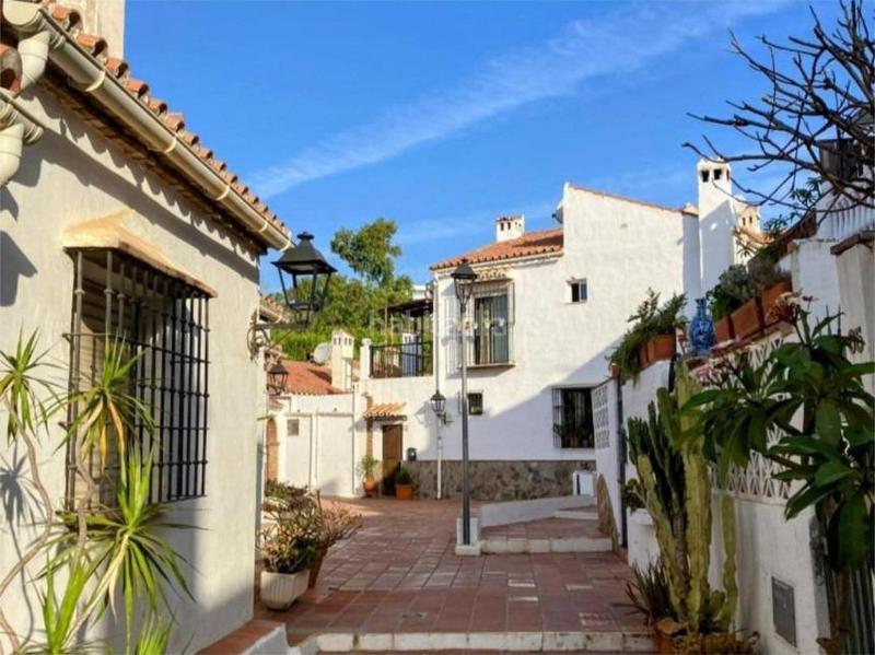 Foto d8546f15-10e6-445c-8323-d128e6b8821d. Appartamento con piscina in La Colina Torremolinos