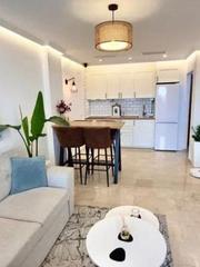 Piso en Centro. Apartamento reformado en primera línea de playa  torrequebrada,