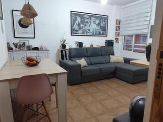 Pis a Centro. Luminoso piso con terraza y aire acondicionado en alhaurín de la