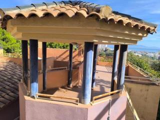 Chalet in El Pinar- Palacio de Congresos. Chalet independiente en venta en urbanización el pinar  espacio,