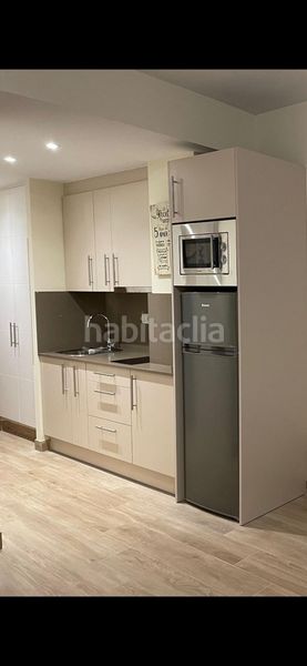 Foto bd023a9d-ed1a-404b-a0fc-53182bd0e875. Estudi amb calefacció aparcament piscina a El Bajondillo Torremolinos