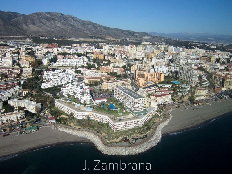 Foto f7cce7f5-a2f3-4257-af50-81d4c52f6b7f. Estudi amb calefacció aparcament piscina a El Bajondillo Torremolinos