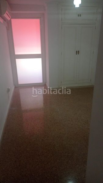 Foto c1bbd61e-9469-49f5-9e6b-0b35f137f274. Pis amb piscina a El Bajondillo Torremolinos