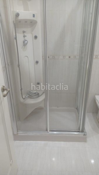 Foto c43c83c4-b138-4690-be48-0b99689e902a. Pis amb piscina a El Bajondillo Torremolinos