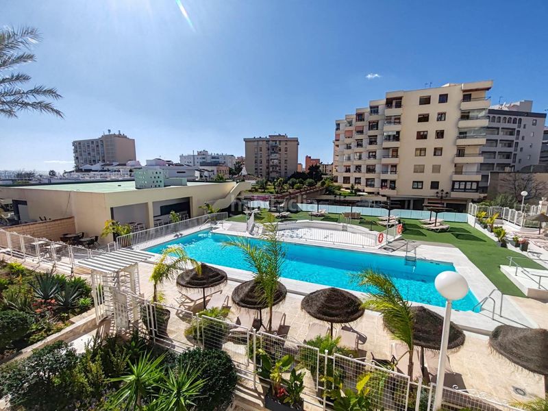Foto ccded15f-db60-432d-a96d-1bf7e40e4bb7. Pis amb piscina a El Bajondillo Torremolinos