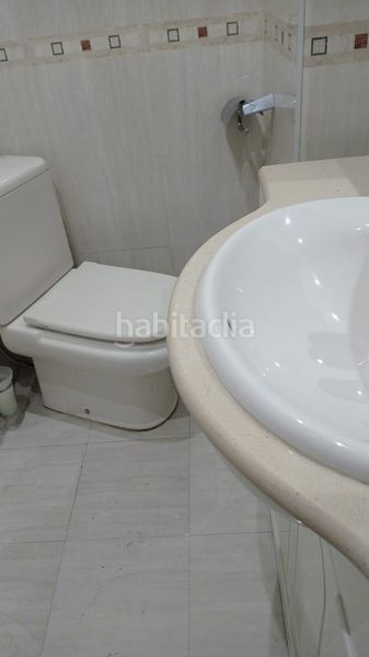 Foto e1de9aeb-ee8b-49ca-aedf-fbba1180b427. Pis amb piscina a El Bajondillo Torremolinos