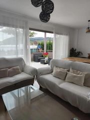 Casa adosada en Pinos de Alhaurín. Chalet pareado de ensueño con jardín, solárium y mucho estilo!
