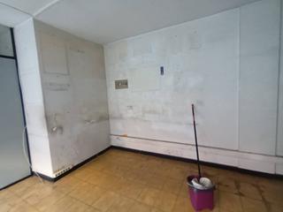 Local Comercial  Brujas. Local en venta!
