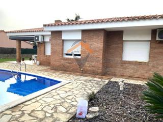 Xalet  Mina. Oportunidad de compra de chalet con piscina en sant quirze valle