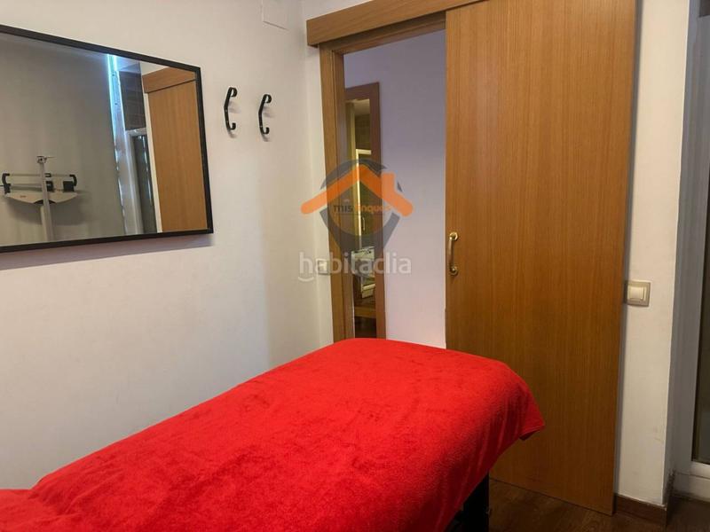 Foto 0341ae45-6fa9-42ba-8690-77bc09a162e1. Local comercial a Centre Sabadell