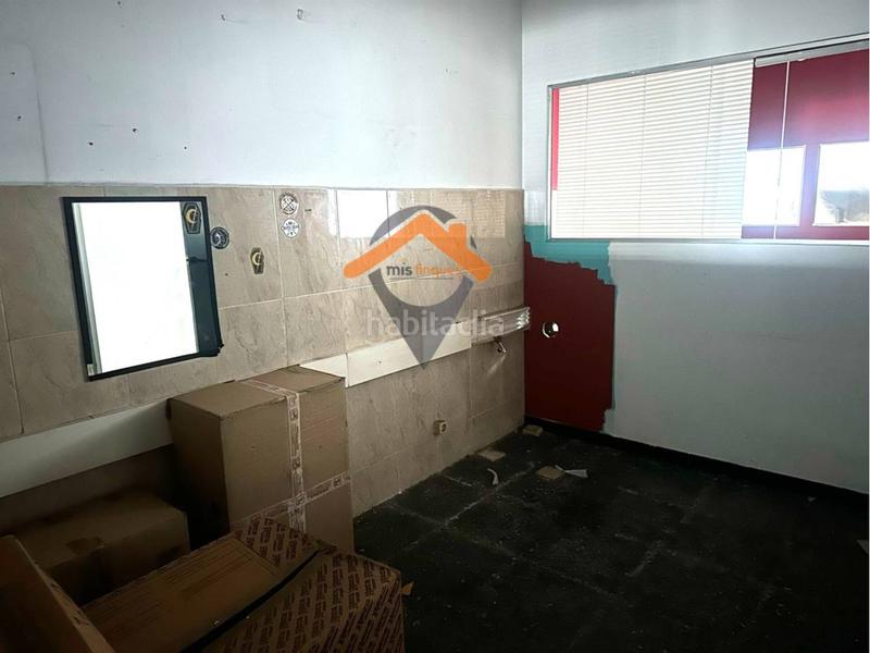 Foto 59853077-2ebf-4bbc-8e01-e511b5833bee. Lloguer local comercial a Centre Sabadell