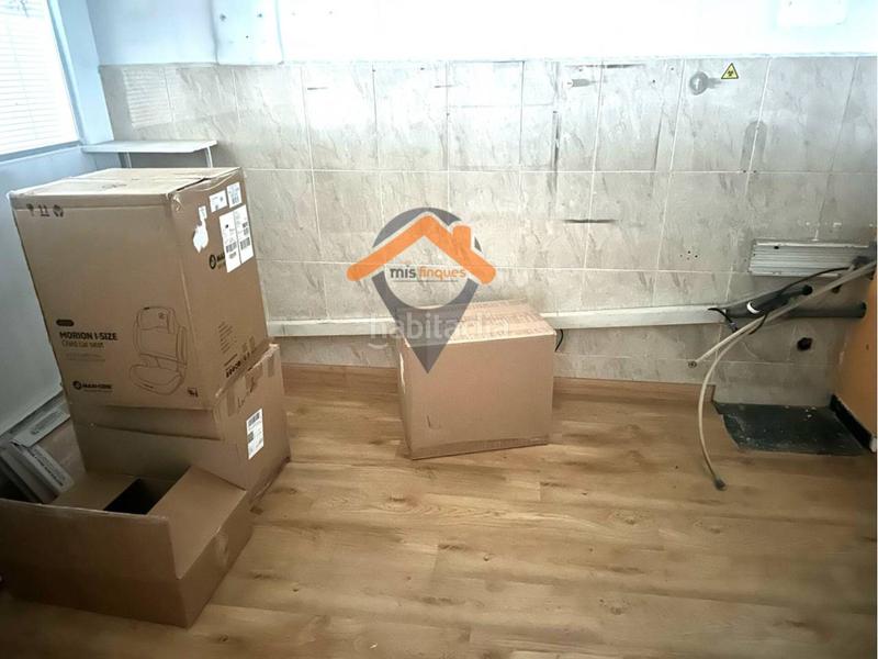 Foto ab165f3f-945a-4fb8-976a-35e539a8b9fc. Lloguer local comercial a Centre Sabadell