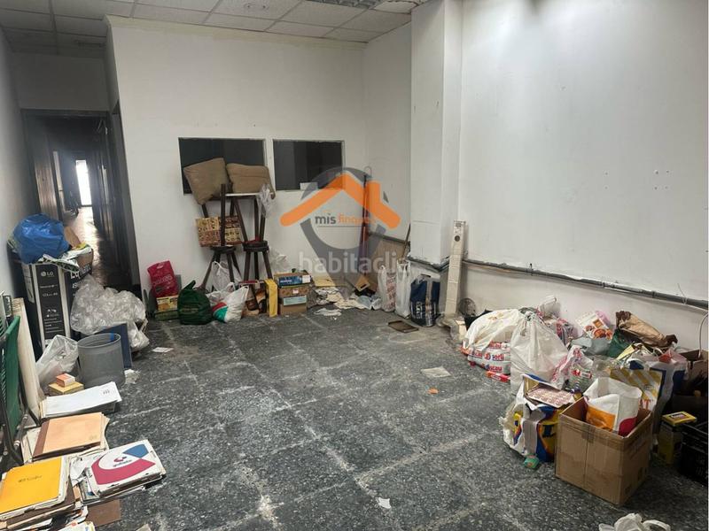 Foto af83e568-477f-4d6f-94df-307080e8b328. Lloguer local comercial a Centre Sabadell