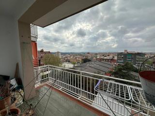 Pis  Bonaigua. Piso de 103m con 4 habitaciones, balcon y ascensor!