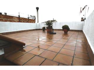 Flat  Pintor vilà puig. Fantastica planta baja reformada con patio y terraza centro sant