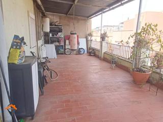 Pis  Priorat. Solo dos vecinos !!