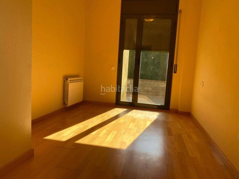 Foto d65c53be-3664-461d-94d8-61a42cb5a4f2. Piso fantastica planta baja con patio Can Rull en Sabadell
