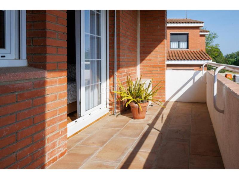 Foto 59052869-f969-4a2f-9642-79b31ea9bbde. Casa amb calefacció aparcament piscina a Centre Sant Quirze del Vallès