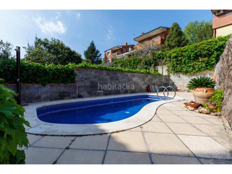 Foto b6be6312-b9bb-4416-bea6-594ea527e7ec. Casa amb calefacció aparcament piscina a Centre Sant Quirze del Vallès