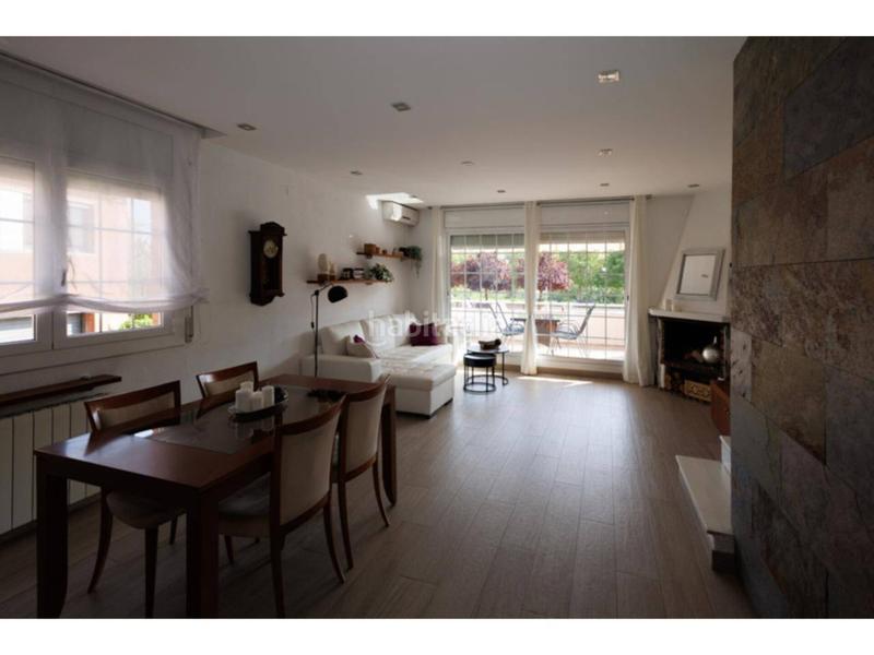 Foto d382a49f-c3d6-4408-98c5-ffd037bc6f68. Casa amb calefacció aparcament piscina a Centre Sant Quirze del Vallès