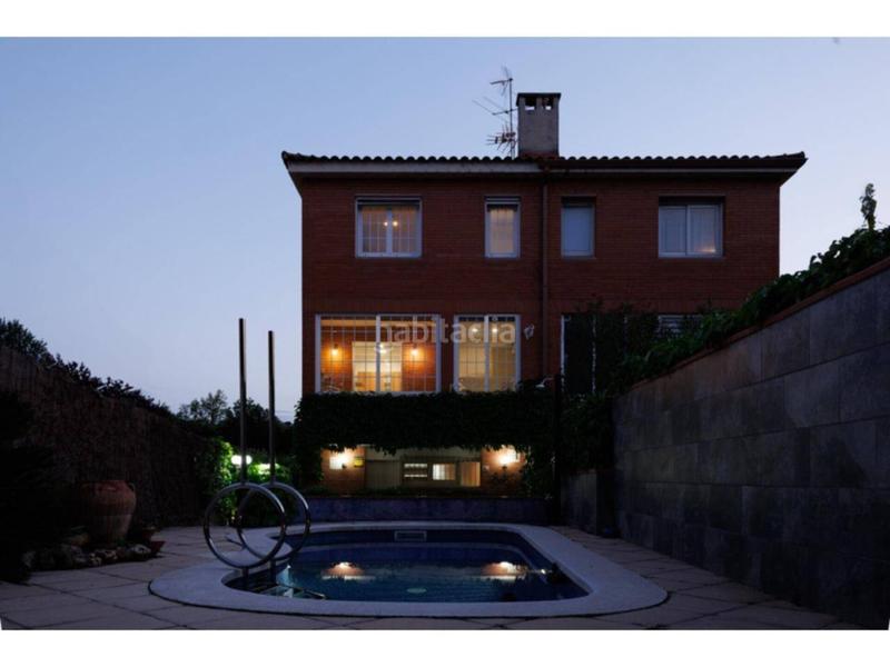 Foto ef67f108-b621-4264-9979-d03df5c0e3f0. Casa amb calefacció aparcament piscina a Centre Sant Quirze del Vallès