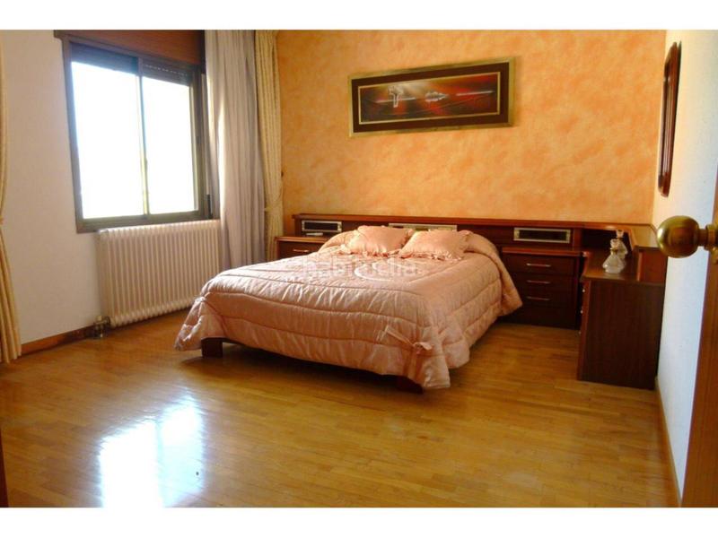 Foto f7235030-57d3-4280-85ba-d520f7703a5b. Dachwohnung mit heizung parking in Ca n'Oriac Sabadell