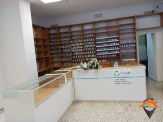 Miete Geschäftsraum  Via aurelia. Se alquila local comercial