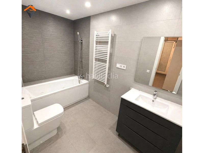 Foto 070c6459-5937-46e7-83a1-c206e4e83c4f. Pis amb calefacció aparcament a Eixample Sabadell