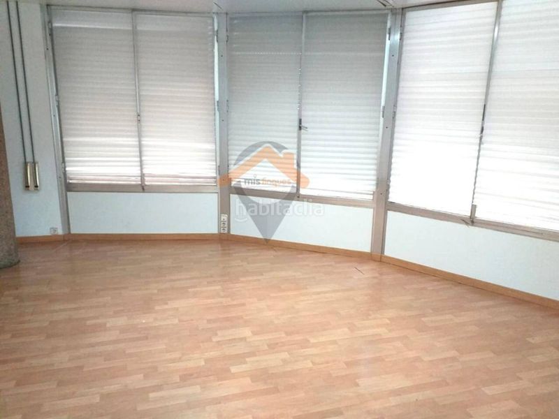 Foto d62b61cc-2f80-4184-9aba-98b9f686ec2f. Pis a Centre Sabadell