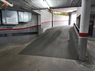 Parking coche en Calle Agustina d´Aragó