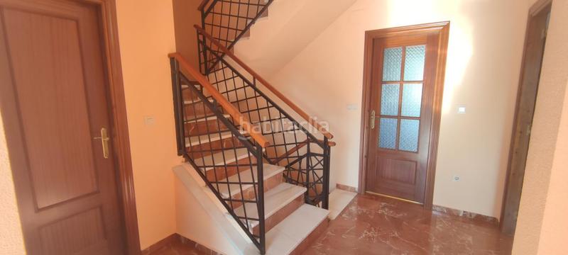 Foto 5b8a79a4-51b4-43e0-999c-7f5c07ce12a8. Location maison jumelée avec parking dans Residencial Triana - Barrio Alto Gabias (Las)