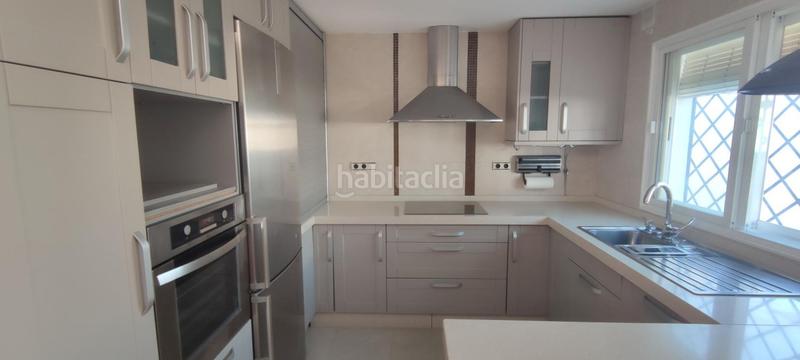 Foto 6b9f158e-1928-4499-85e0-3b07f0243219. Location maison jumelée avec parking dans Residencial Triana - Barrio Alto Gabias (Las)