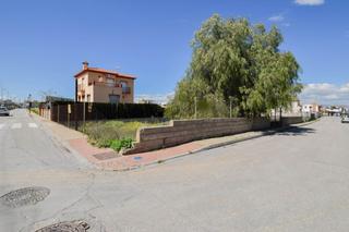 Terreny residencial en Residencial Triana - Barrio Alto. Parcela en venta en entrada pueblo.