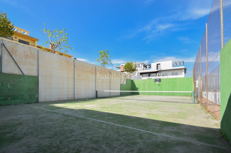 Foto 6275e489-51f6-44ac-b7a2-9dbe9a0c5832. Casa adossada amb aparcament piscina a San Francisco - El Chorrillo Gabias (Las)