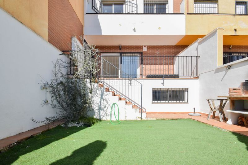 Foto 928f4e7c-90b4-4b98-8d8d-22bad86fcea2. Casa adossada amb aparcament piscina a San Francisco - El Chorrillo Gabias (Las)